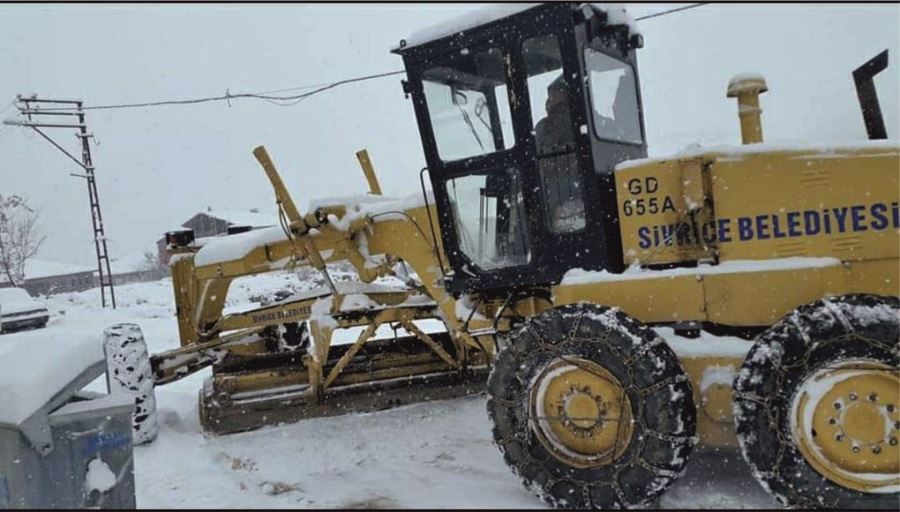 Sivrice Belediyesi karla mücadelede teyakkuzda