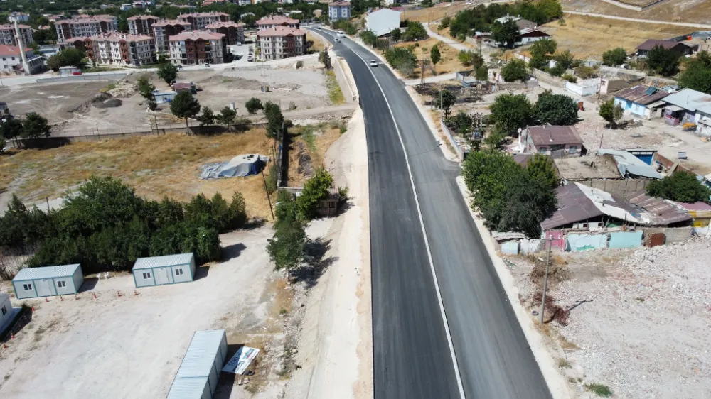 Elazığ Belediyesi, Beyyurdu Yoluna Sıfır Asfalt Serimi Gerçekleştirdi