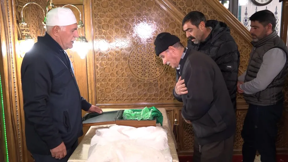 Bilal Habeşi Cami’de Sakal-I Şerif, Ziyarete Açıldı