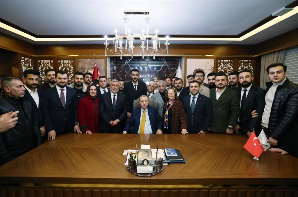 Cumhurbaşkanı Erdoğan, AK Parti Elazığ İl Başkanlığı’nı Ziyaret Etti