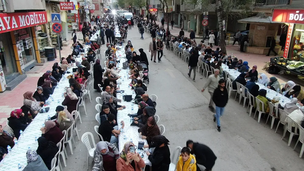 Elazığ Belediye Başkanı Şerifoğulları’ndan 5 Bin Kişilik İftar Yemeği