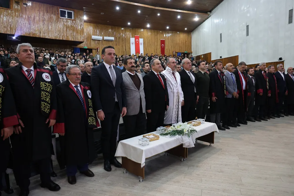 Fırat Üniversitesi Yeni Akademik Yıla Görkemli Bir Törenle Başladı