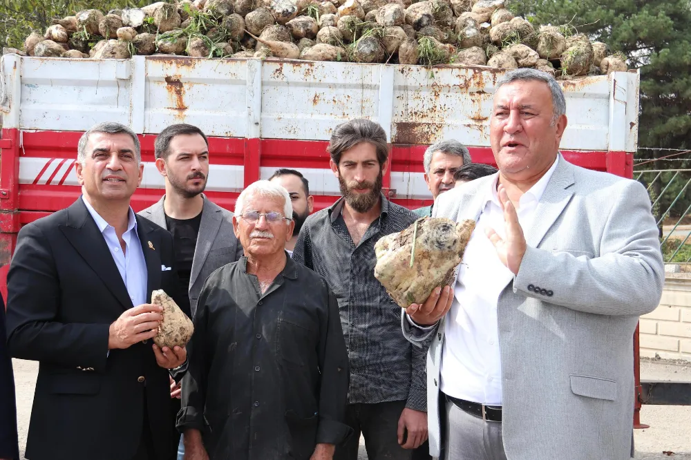  CHP Niğde Milletvekili Ömer Fethi Gürer: “Şeker Pancarı Fiyatları Çiftçilerin Beklentisini Karşılamıyor”