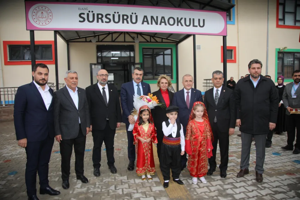 Milli Eitim Bakanı Yusuf Tekin Elazığ’da Sevgi Seliyle Karşılandı!