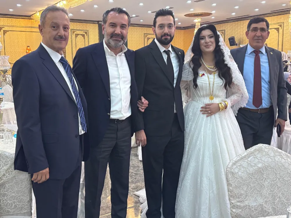 Elazığ’ın duayen gazetecisi, TRT Elazığ Sorumlusu Metin ÇÖTELİ’nin oğlu Ahmet ÇÖTELİ Sıla ile Görkemli Bir Törenle Dünyaevine Girdi