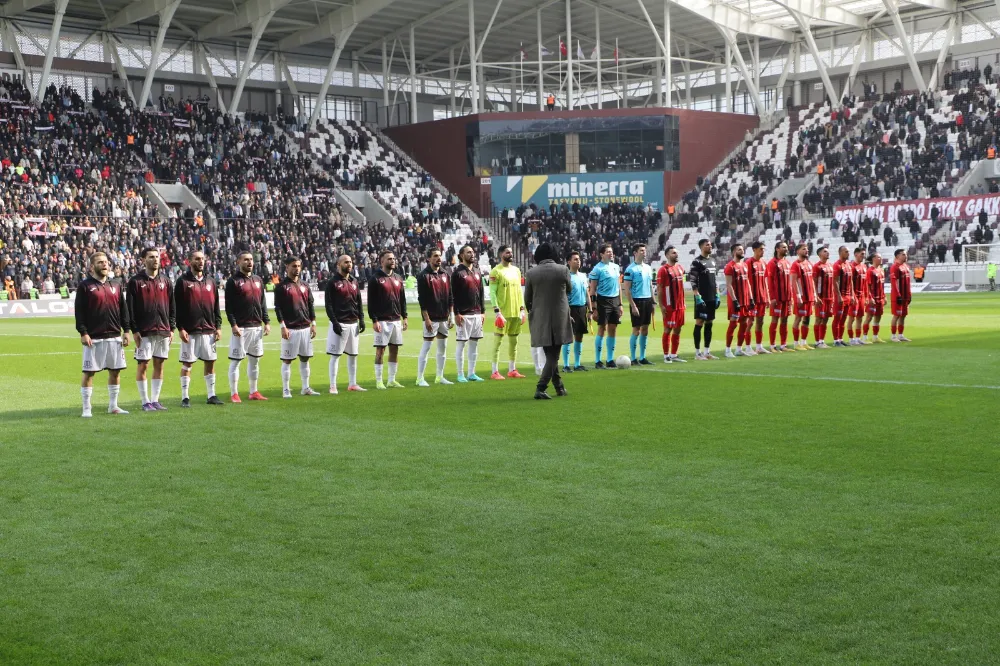 Elazığspor, Artı Değer Vanspor FK’yı 2-1 Yenerek 3 Puanı Kaptı