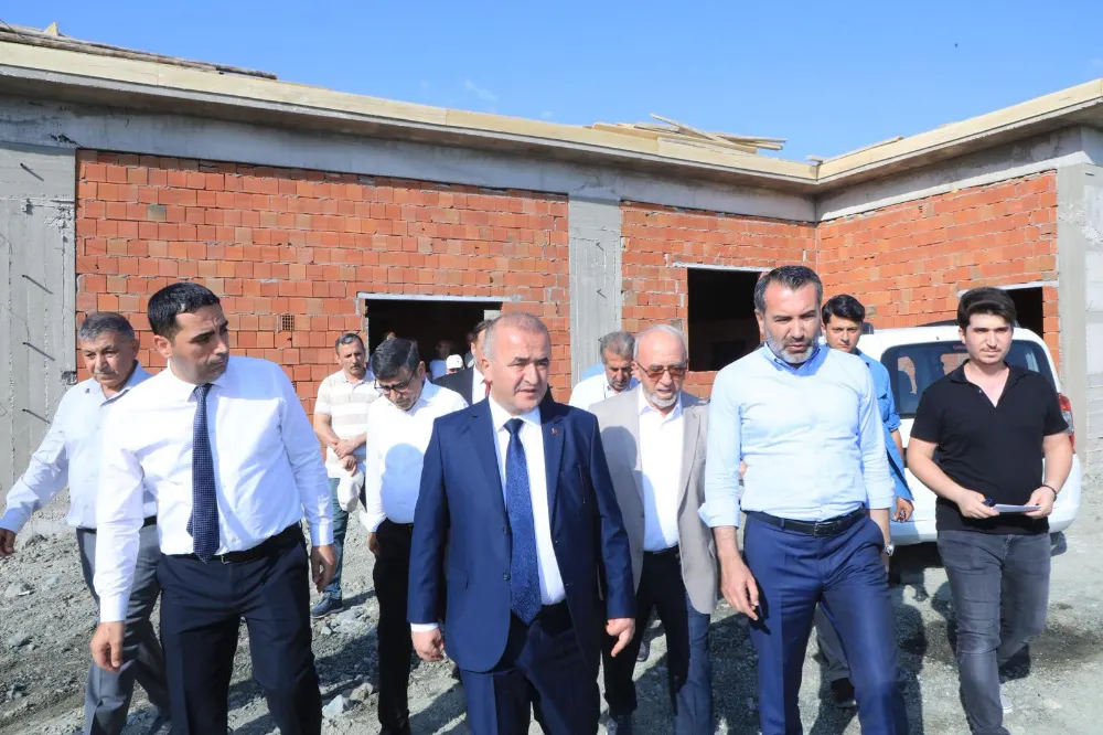 Elazığ Valisi Hatipoğlu, Fırat Hayvan Ürünleri Tedarik ve Ticaret Merkezi’nde İncelemelerde Bulundu