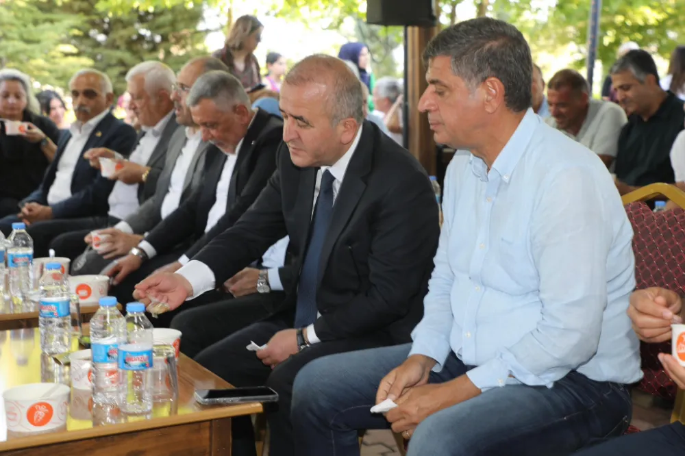 Elazığ Valisi Hatipoğlu, Aşure Sofrasında Gönülleri Birleştirdi